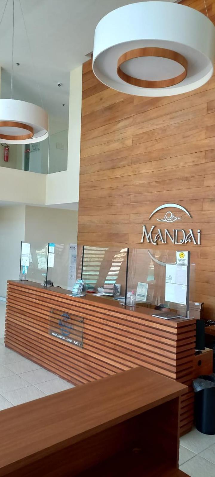 Apartamento com Varanda